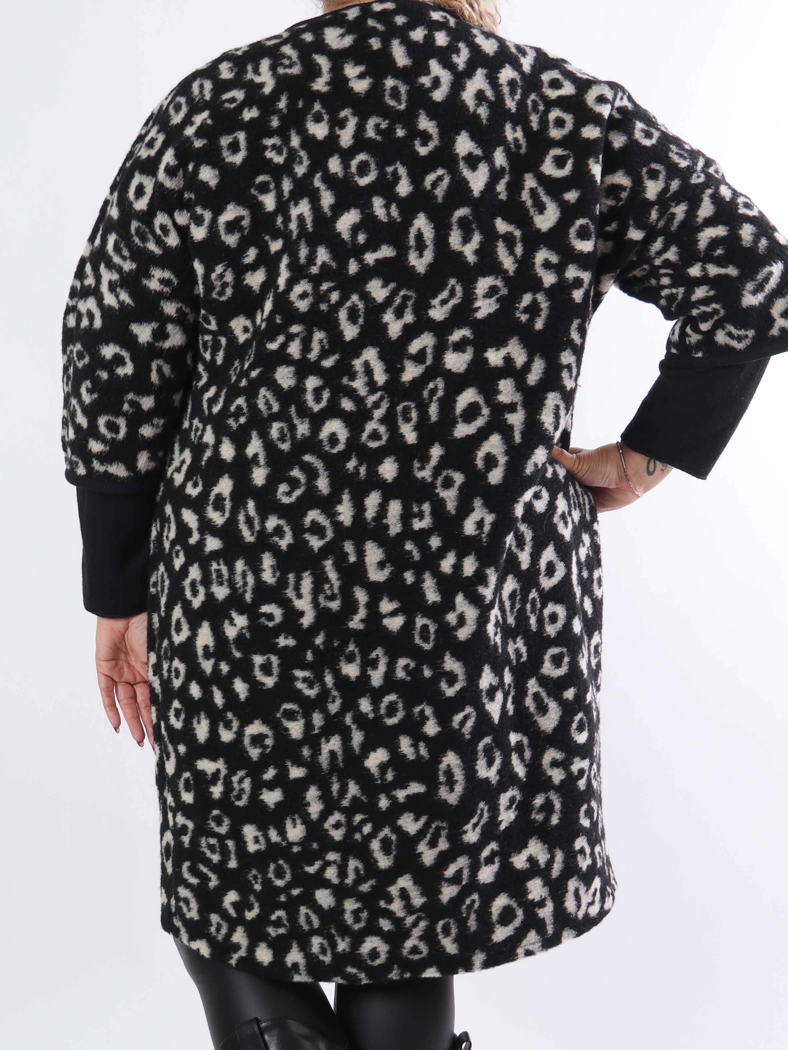 Arianna Leo- Plus size frakke i leopardprint med uld i